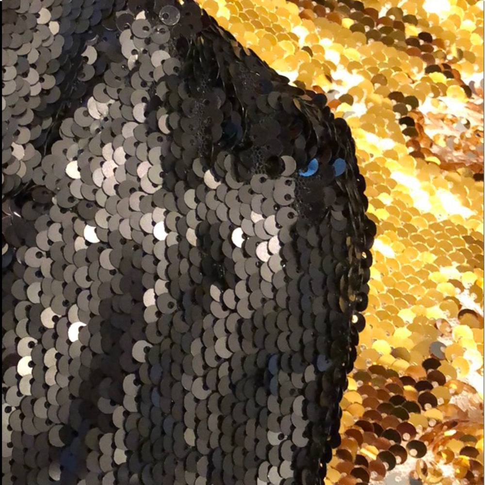 Tiff & Jen cape gold sequins jacket lined Size M L - Picture 8 of 8